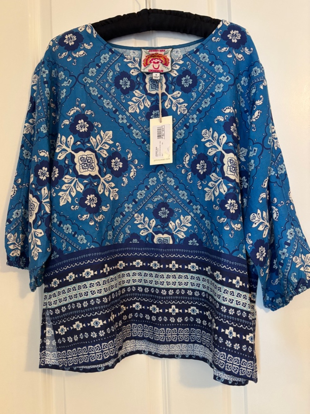 Johnny Was - Blue Floral Ciena Linen Boatneck Blouse. Style # J12425-2 Sz M NWT